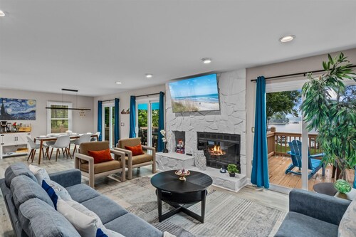 New Lakefront Getaway on Lake Norman