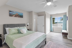 3 bedrooms, desk, iron/ironing board, travel cot - New Lakefront Getaway on Lake Norman (Lake Norman of Catawba)