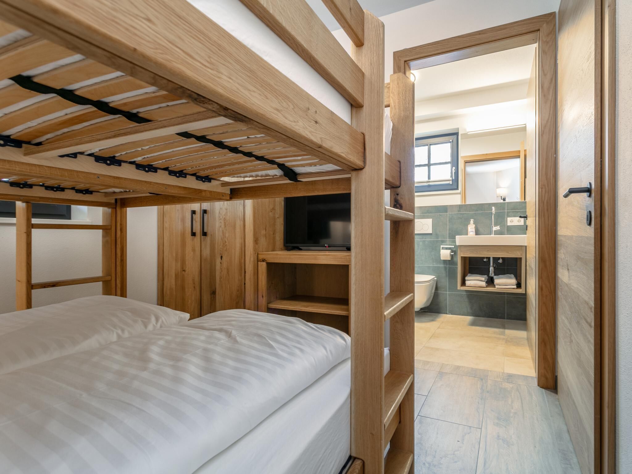 4 bedrooms, internet