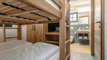 4 bedrooms, internet