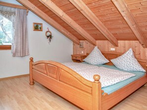 3 chambres, fer et planche à repasser, accès à Internet