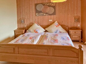 1 bedroom, iron/ironing board, internet