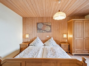 1 habitación, tabla de planchar con plancha y internet