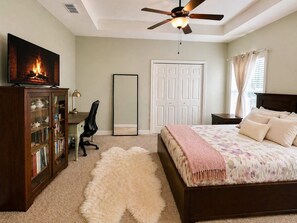 3 bedrooms, desk, iron/ironing board, travel cot - Tranquil Home in Cumming (Cumming)