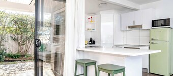 Pet Friendly Retro Vibe. 2 mins walk to the beach