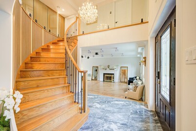 Privacy Magical Forest Cottage 30+ Party Room,  Disco KTV