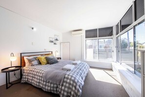 4 quartos, ferros/tábuas de passar roupa, berço de viagem, Wi-Fi