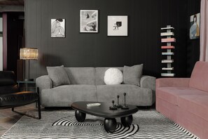 Smart TV, fireplace, stereo