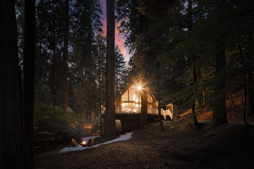 A-Frame Cabin • BBQ • Sauna • Hot Tub • Projector • Fire Pit