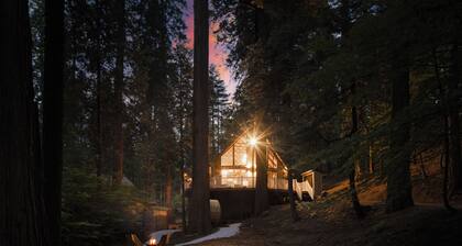 A-Frame Cabin • BBQ • Sauna • Hot Tub • Projector • Fire Pit