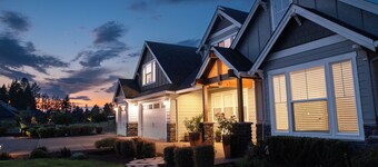 30min Portland/65min Cannon Beach/2.5 acres/5BD/View!-Fire Pit-Patio-Play set!