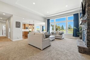 Smart TV, fireplace, video games, ping pong