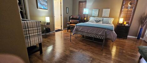1 bedroom, WiFi, bed sheets