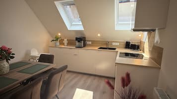 Kühlschrank, Ofen, Herdplatte, Geschirrspüler