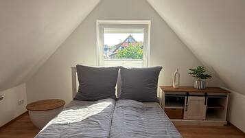 3 bedrooms, WiFi, bed sheets