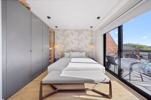 3 bedrooms, desk, iron/ironing board, travel cot