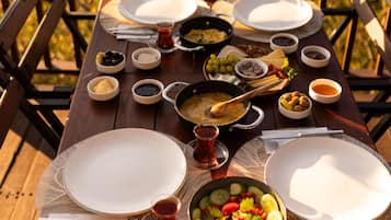 Colazione a base di specialità locali inclusa, servita tutte le mattine