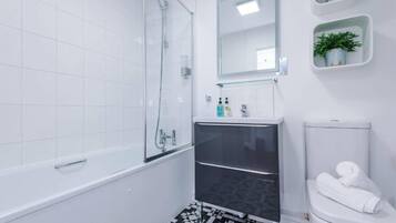 Apartment | Bathroom