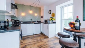 Apartment | Private kitchen - Flat 17 The Old Post Office (Chester)