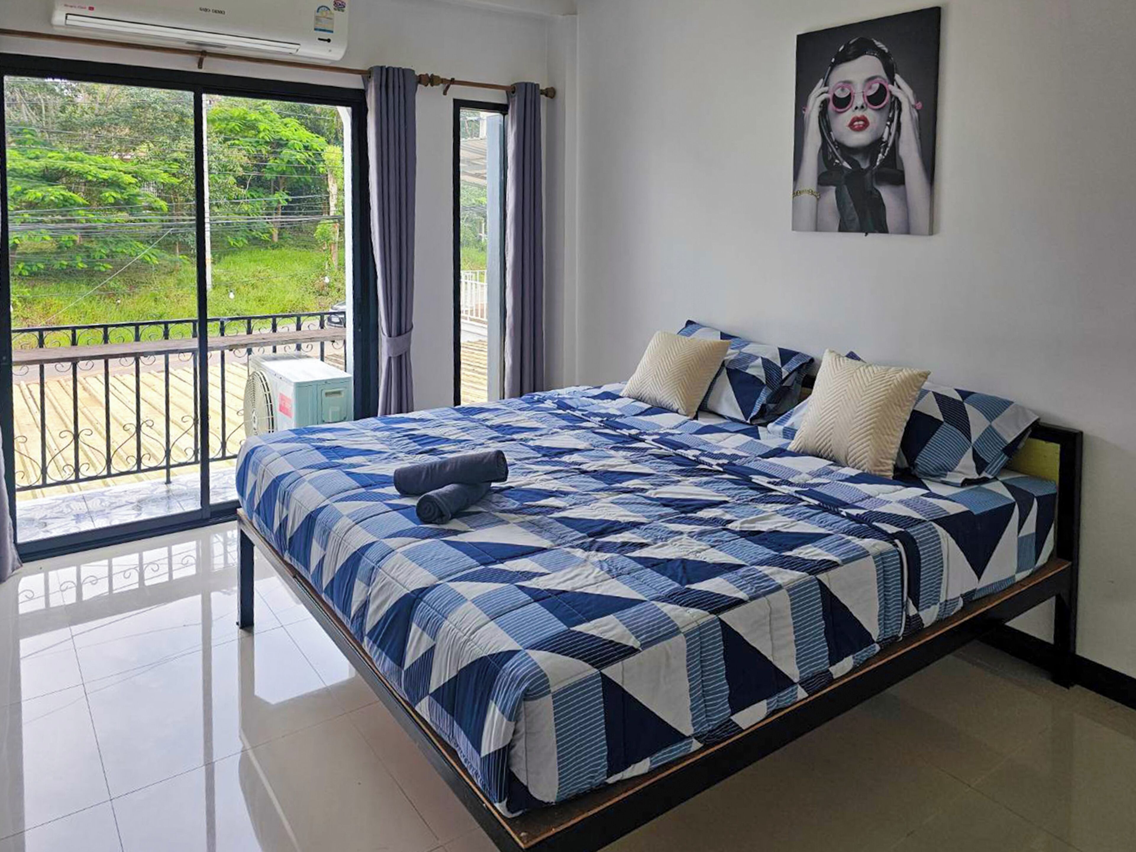 免费 WiFi、床单