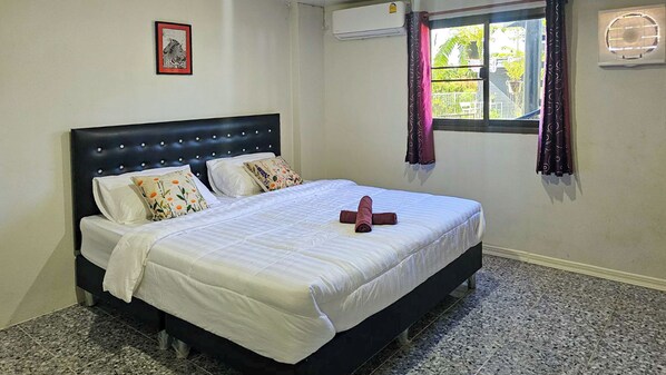 Standard Double Room | Free WiFi
