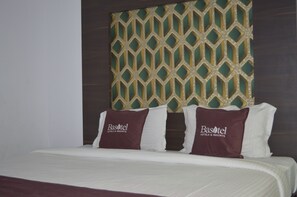 Deluxe Double Room | Soundproofing, iron/ironing board, free WiFi