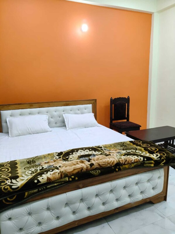 Double Room | Rollaway beds, free WiFi, bed sheets