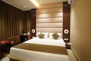 Classic Double Room | Desk, free WiFi