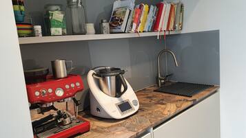 Oven, dishwasher