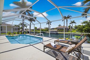 A heated pool - Newly Renovated-Gulf Access-South Exposure-Luxury (Cape Coral)