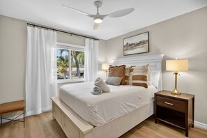 4 habitaciones, tabla de planchar con plancha y cuna de viaje