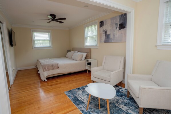 5 bedrooms, iron/ironing board, free WiFi, bed sheets