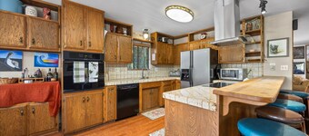 Create and adventure in the heart of Kernville.