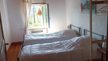 2 bedrooms, iron/ironing board