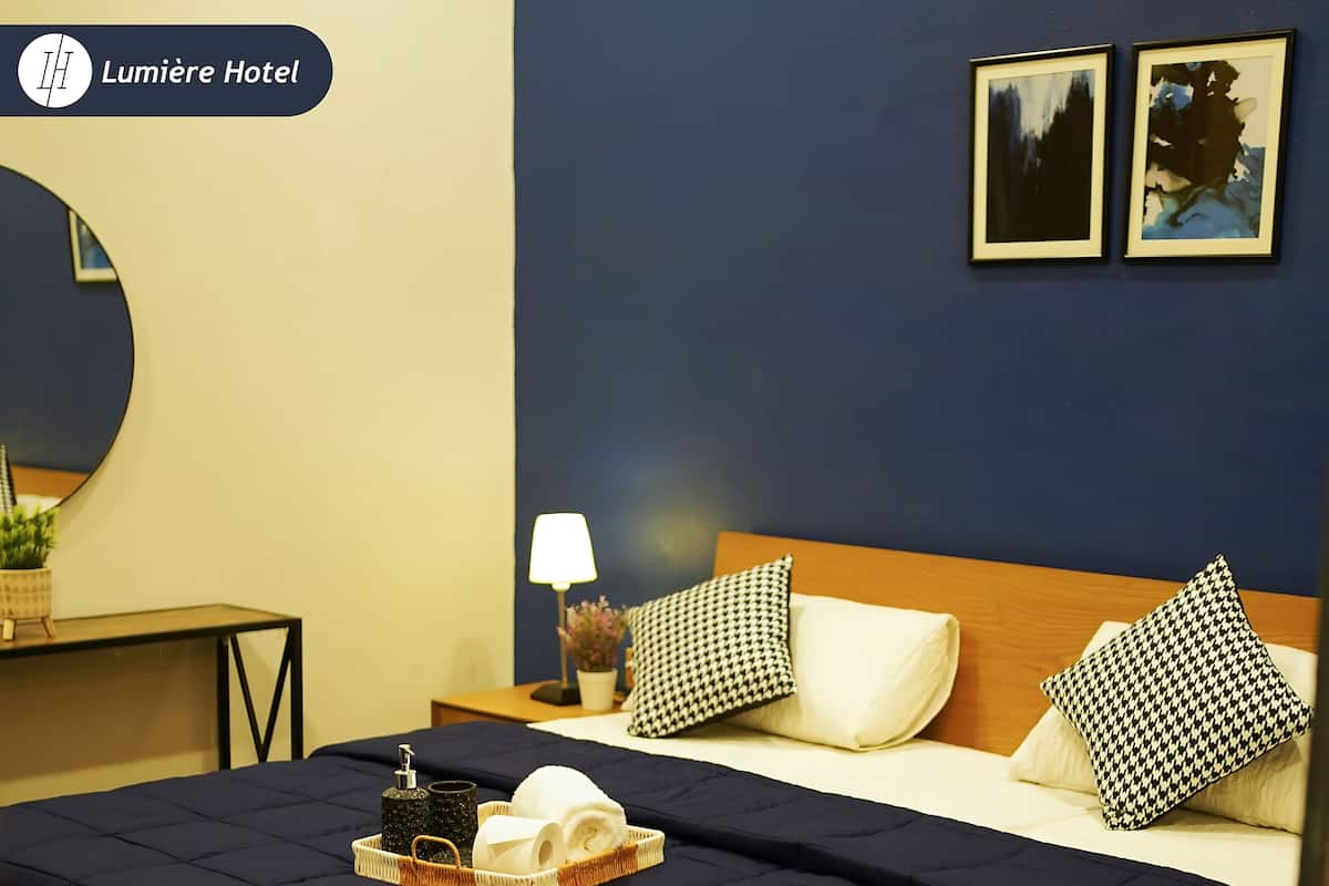 Desk, free WiFi, bed sheets