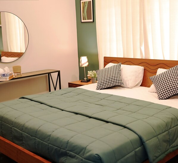 Desk, free WiFi, bed sheets