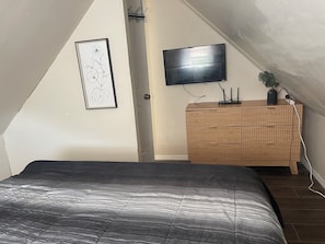 2 soverom, strykejern/-brett, wi-fi og sengetøy