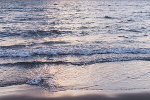 Vista para praia/oceano