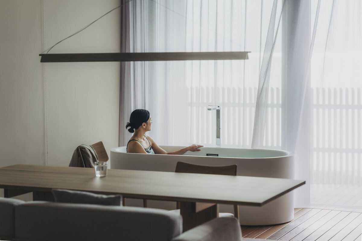 Hair dryer, slippers, bidet, towels