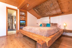 1 bedroom, bed sheets