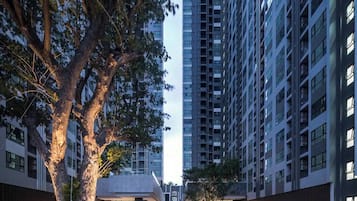 Apartment, 2 Bedrooms, Accessible, Smoking | Exterior
