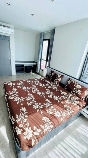 Apartment, 2 Bedrooms, Accessible, Smoking | 3 bedrooms