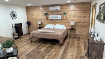 Cabane Signature, 1 très grand lit et 1 canapé-lit, patio, vue montagne | Décoration personnalisée, ameublement personnalisé