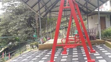 Children’s play area – outdoor