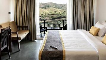 Deluxe Room, Balcony, Mountain View | Free WiFi, bed sheets