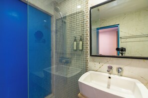 Deluxe Private AC Room with Ensuite Bathroom | Bathroom