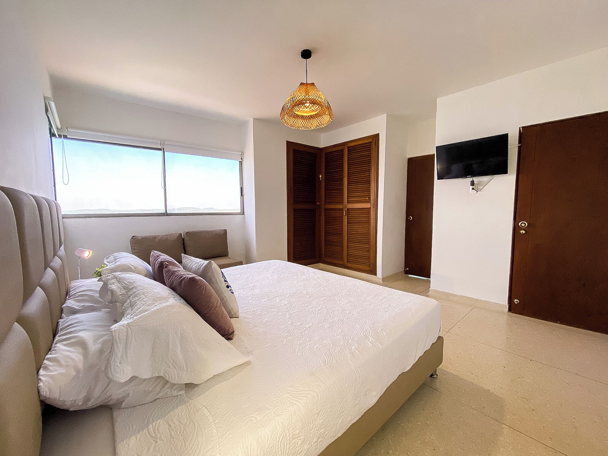 4 habitaciones, wifi gratis, ropa de cama y acceso para silla de ruedas 