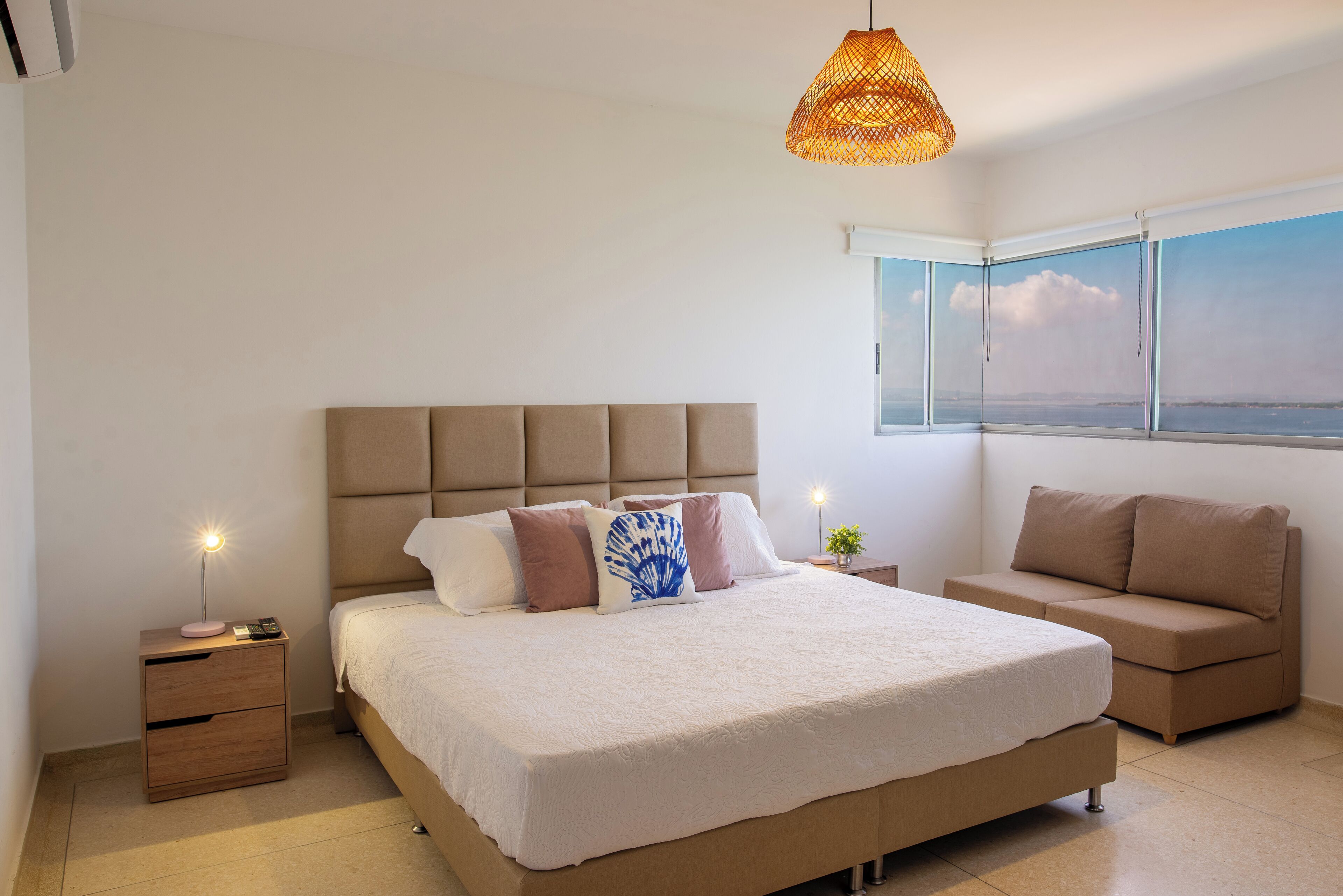 4 bedrooms, free WiFi, bed sheets, wheelchair access