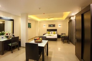In-room safe, soundproofing, iron/ironing board, free WiFi