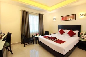Deluxe Double Room | In-room safe, soundproofing, iron/ironing board, free WiFi